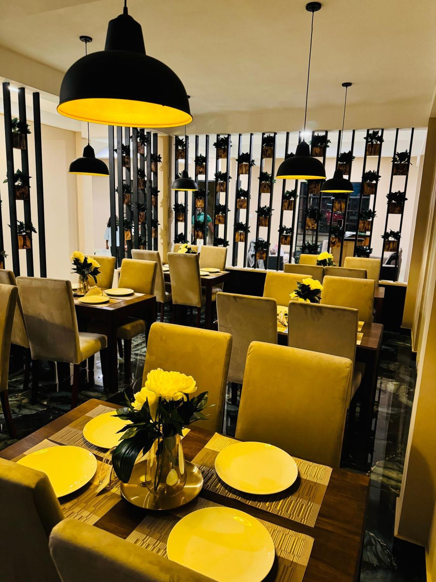 Royal Bliss Hotel Νουβάρα Ελίγια Εξωτερικό φωτογραφία