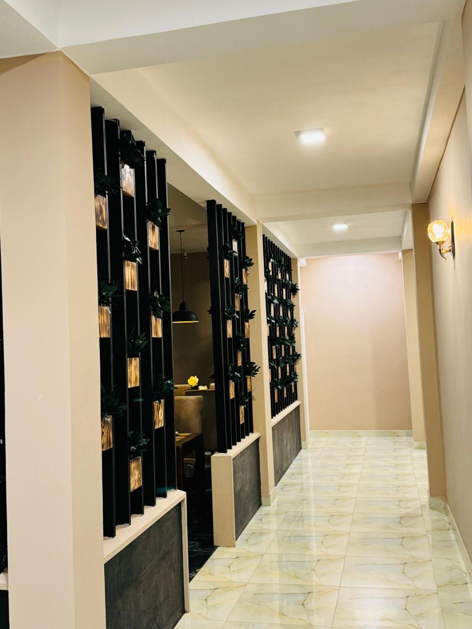 Royal Bliss Hotel Νουβάρα Ελίγια Εξωτερικό φωτογραφία